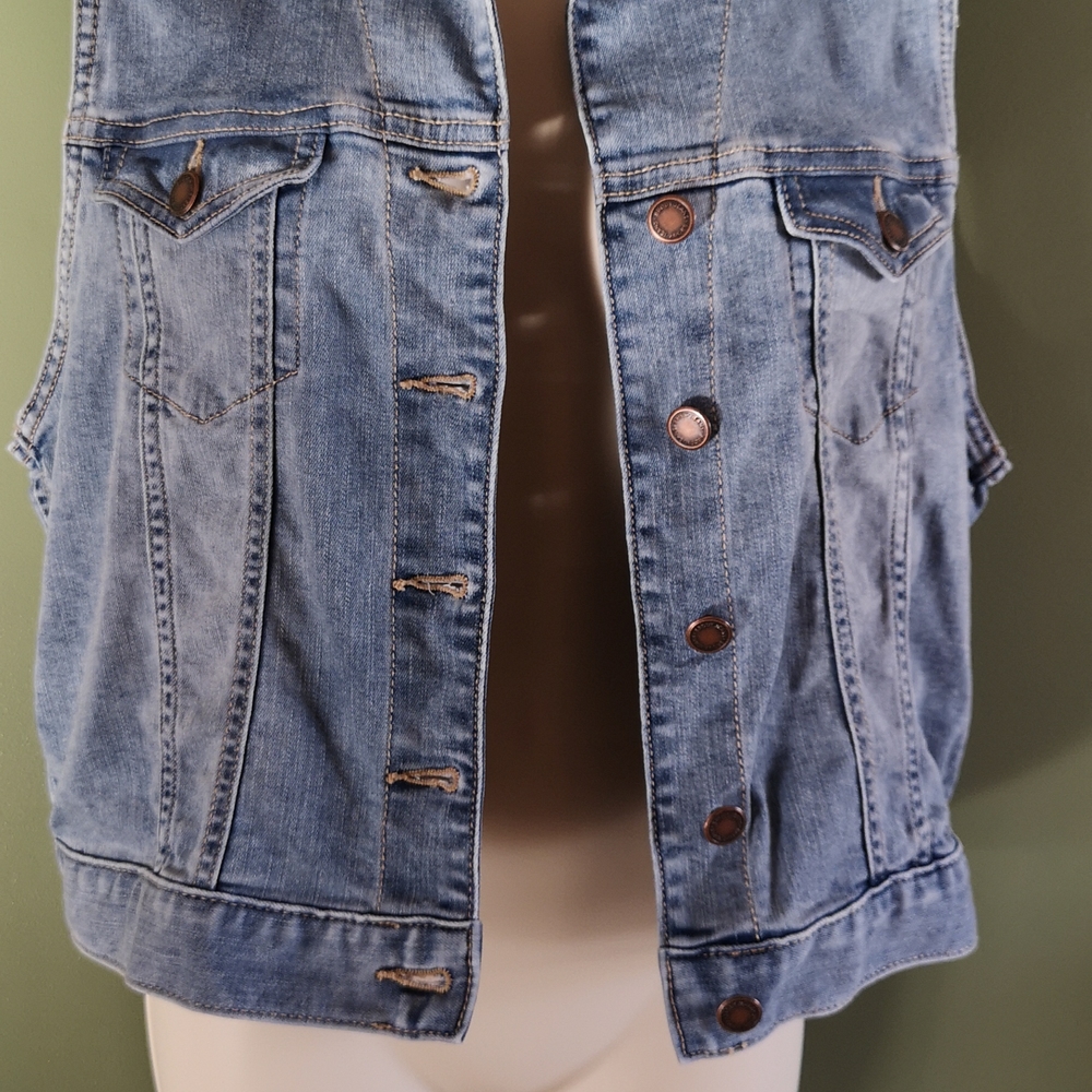 Brody Jeans Light Wash Denim Button Vest Medium Fit - Picture 7 of 11